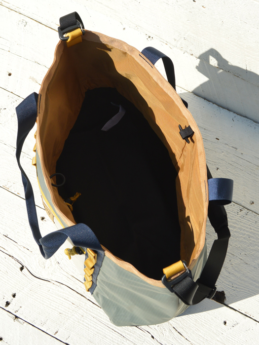 MOUNTAIN UTILITY TOTE BAG