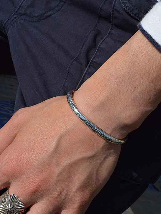 LARRY SMITH LOVE HAND BRACELET – unexpected store|ブレスレット LARRY SMITH LOVE HAND BRACELET – unexpected store|ブレスレット