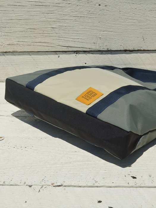 MOUNTAIN ESSENTIAL TOTE