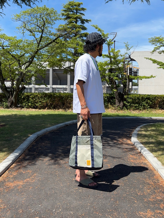 MOUNTAIN ESSENTIAL TOTE