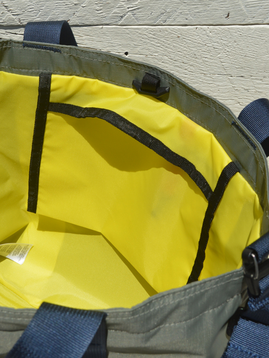 MOUNTAIN ESSENTIAL TOTE