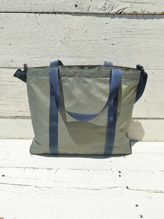 MOUNTAIN ESSENTIAL TOTE