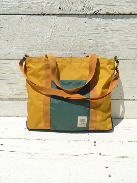 MOUNTAIN ESSENTIAL TOTE