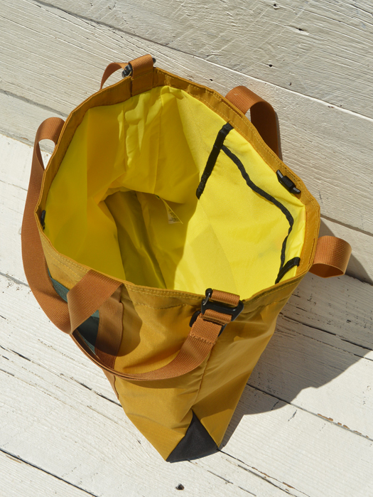 MOUNTAIN ESSENTIAL TOTE