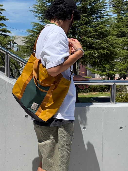 MOUNTAIN ESSENTIAL TOTE
