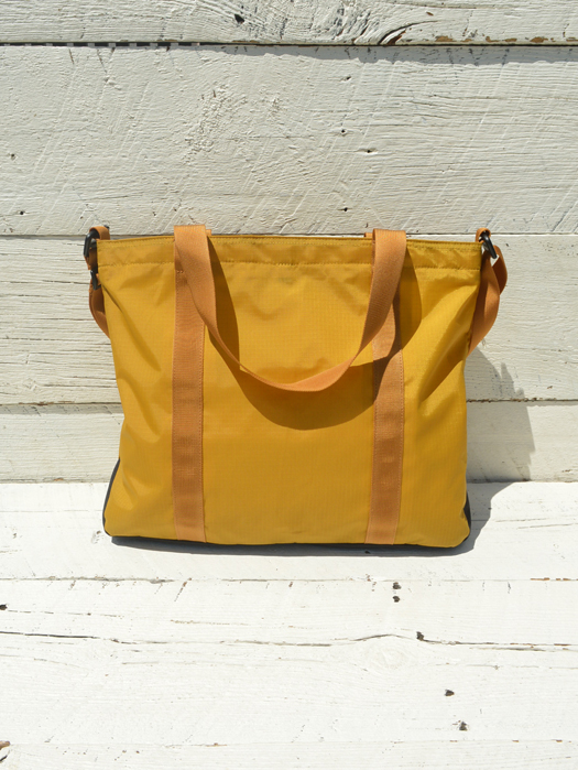 MOUNTAIN ESSENTIAL TOTE