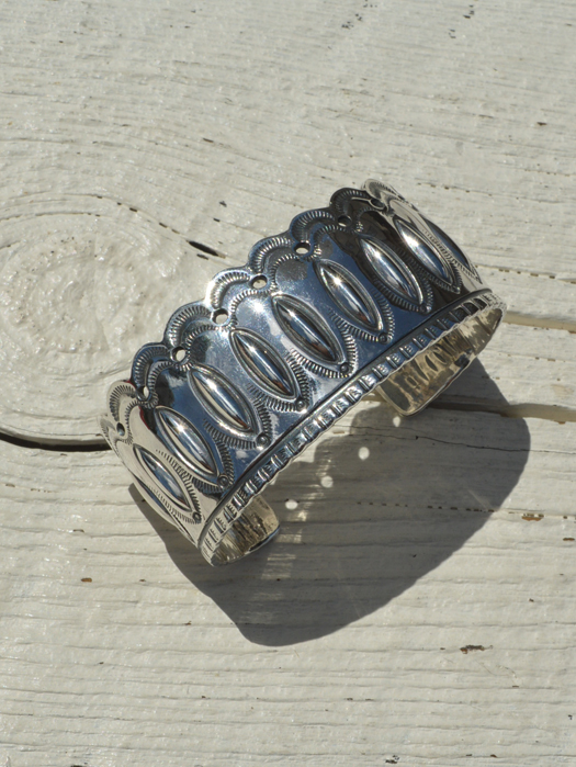 BR-0416 CROWN BRACELET (LEAF)　“Discontinued”