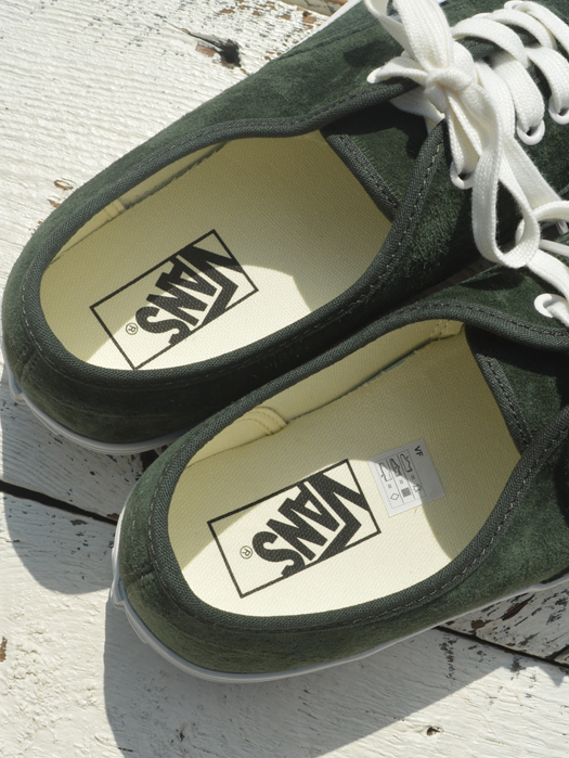 Authentic (Pig Suede)