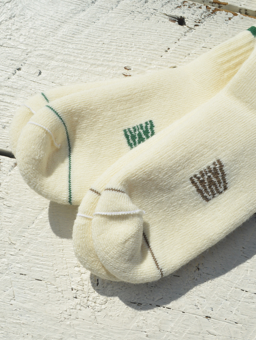 【WILDERNESS WEAR】 Half Beast Line Socks