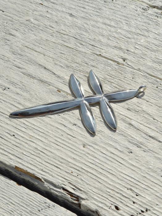 NL-0117　TRIANGLE DRAGONFLY PENDANT　