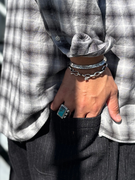 BR-0064 TRIANGLE BRACELET (3POINT)