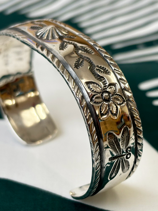 BR-0159 SHELL FLOWER BRACELET